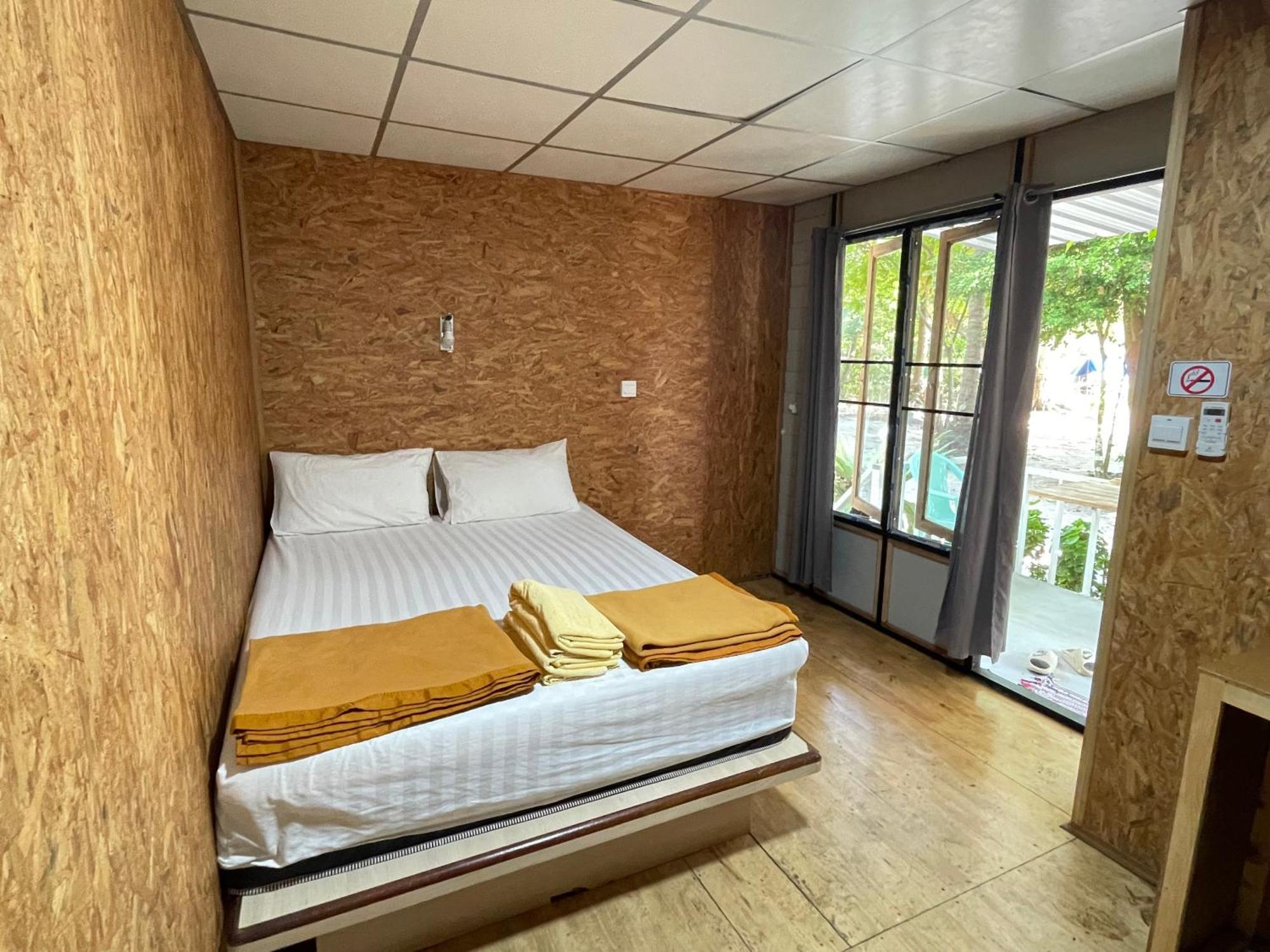 Koh Ngai Sea Open Resort Екстериор снимка